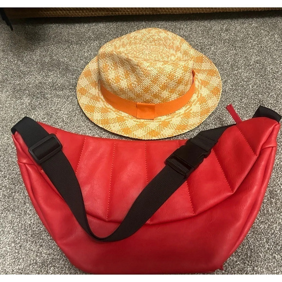 Giant urban outfitters fanny in fair condition couple of issues photographed - Picture 2 of 10